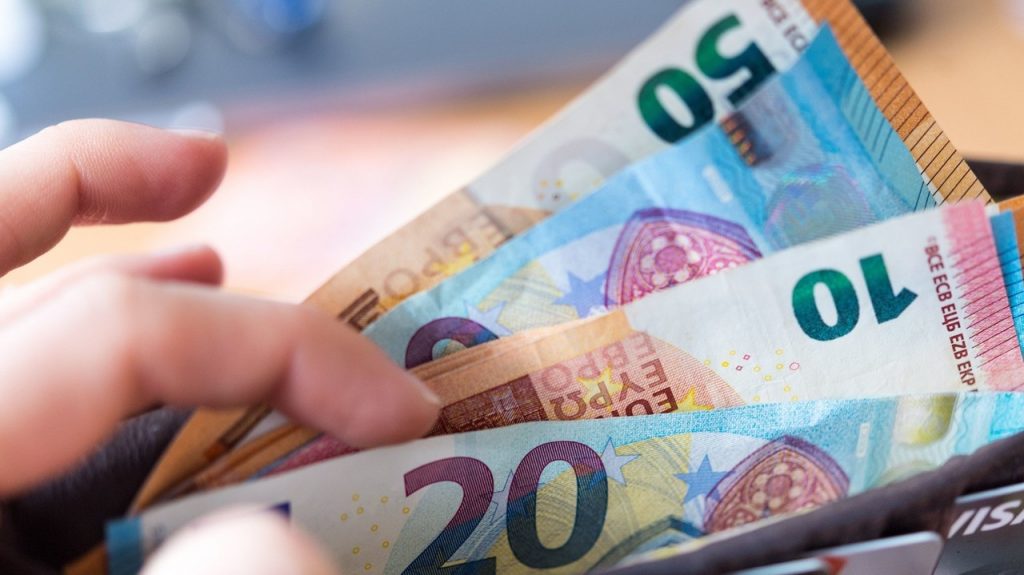 Financie: Daňovníci museli pracovať 190 dní, kým splatili svoj účet za chod štátu, ide o najhorší výsledok merania v histórii Slovenska