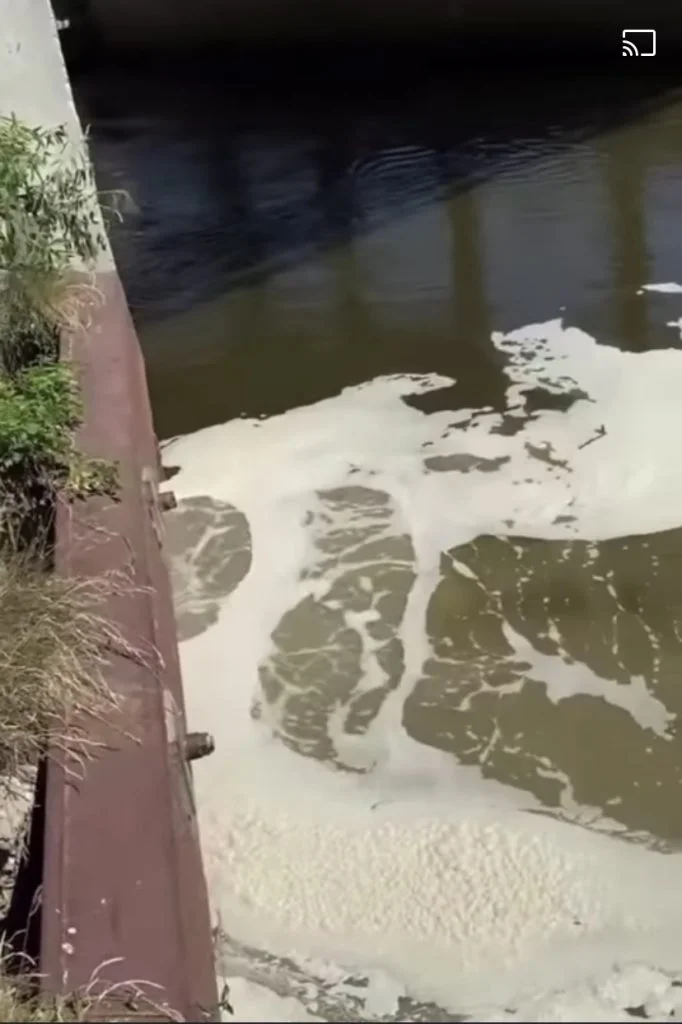 Nové Zámky: Polícia prešetruje vyliatie betónu z domiešavača do rieky Nitra