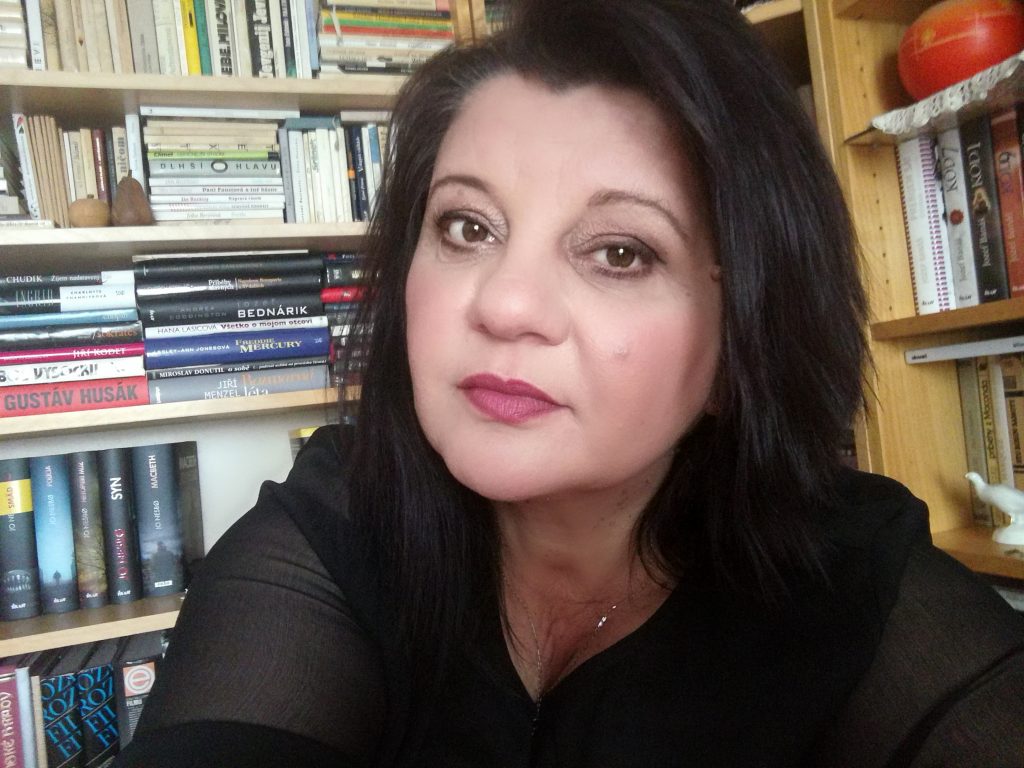 Spisovateľka Monika MACHÁČKOVÁ: Anjeliky, sviečky, voňavé fajnovosti... tak to mám rada