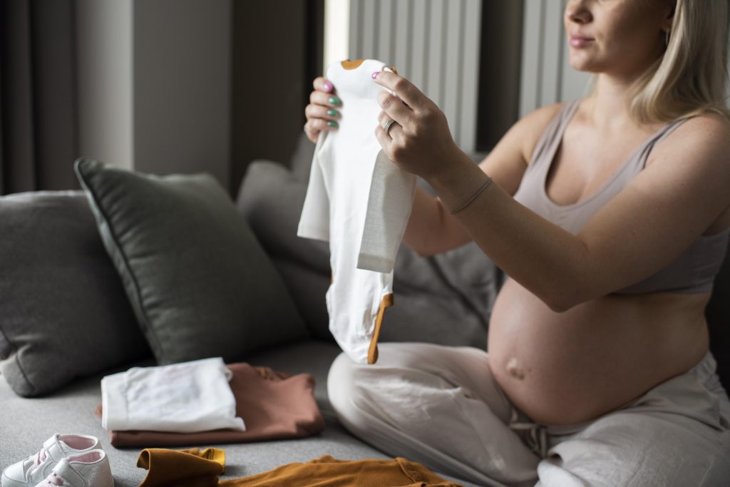 Budúce mamičky: Tehotenskú dávku NEDOSTANE každá, upozorňuje poslanec Peter CMOREJ (SaS)