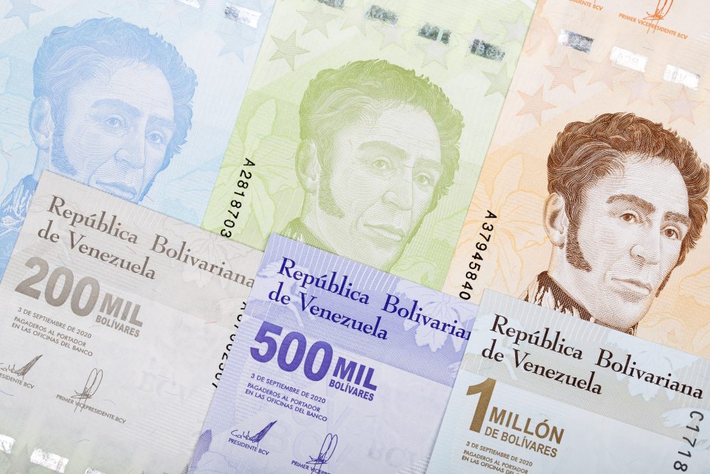 Financie: Venezuela škrtne šesť núl z cien v domácej mene