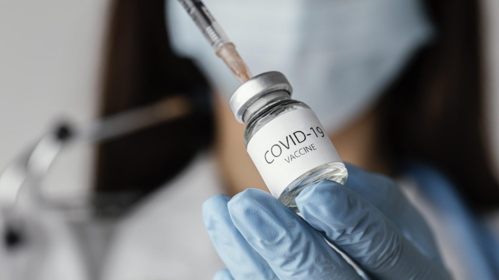 Začína očkovanie treťou dávkou vakcíny proti COVID-19, v Nitre pokračuje očkovanie v sobotu