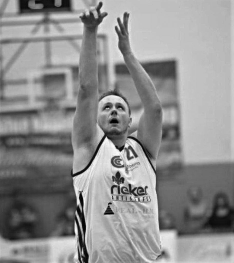 Covid „úradoval“ pod vysokými košmi: Vo veku 32 rokov zomrel basketbalista Michal Maslík