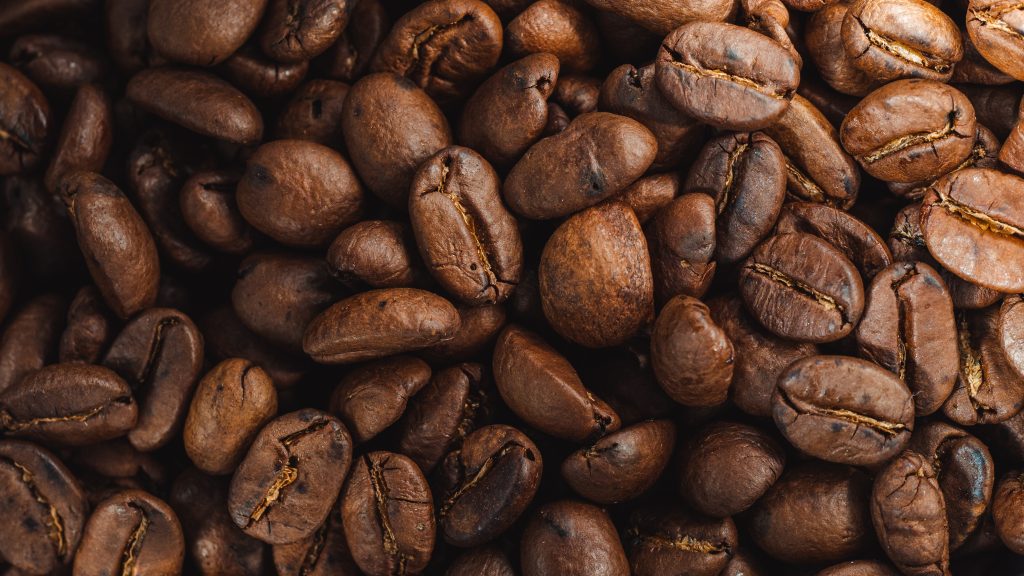Vlani sme skonzumovali 2,7 kilogramu kávy na osobu