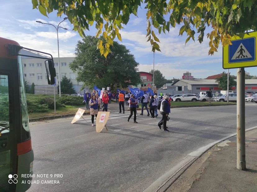 PROTEST: Dnes v NITRE štrajkujú odborári za lepšie podmienky zamestnancov (video)