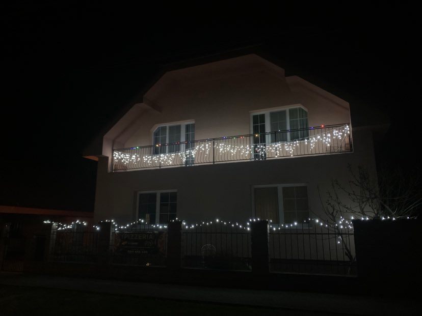 Cítite už vo vzduchu Vianoce? Pozrite si, ako sú vyzdobené vaše domy!