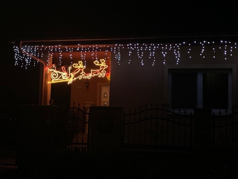 Cítite už vo vzduchu Vianoce? Pozrite si, ako sú vyzdobené vaše domy!