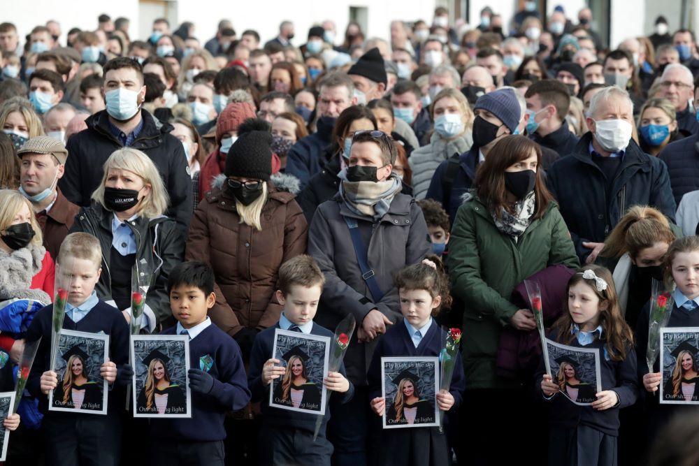 Írsko žiali za zavraždenou 23-ročnou učiteľkou. Podľa Times je podozrivým Slovák
