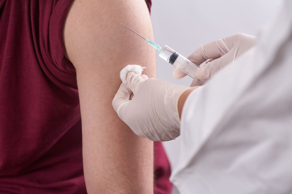 Očkovanie je potrebné absolvovať aj v dospelosti, imunita časom klesá