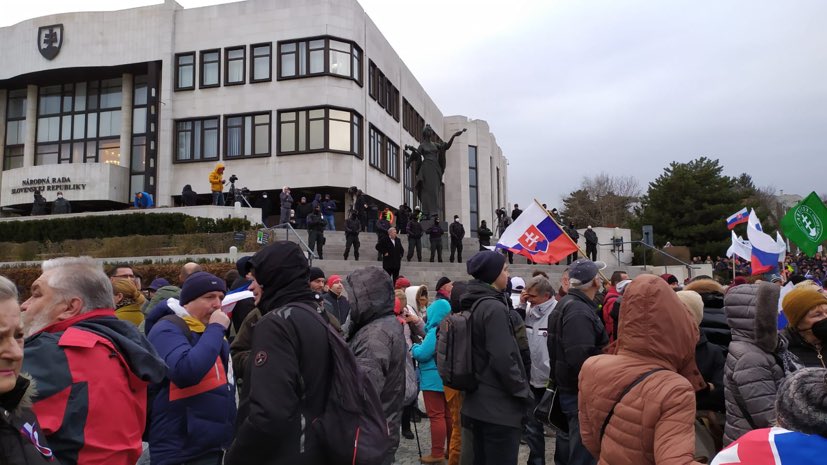 PROTEST Bratislava dnes (video, foto)