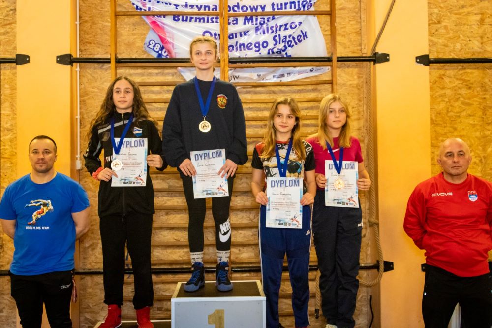 Zlatá Sofia Kotríková: Nitrianski zápasníci priniesli z Poľska aj striebro a bronz