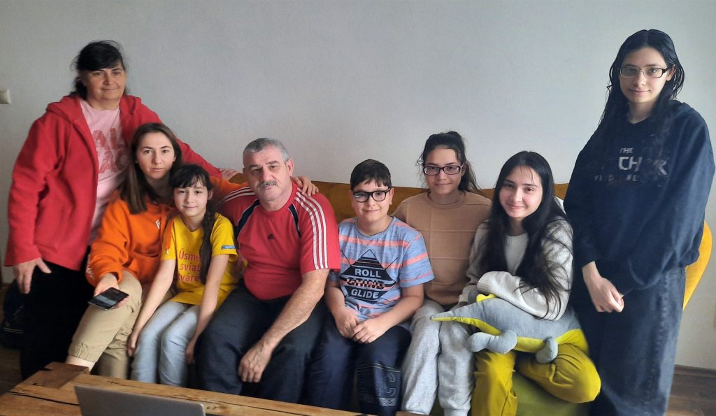 Smutný príbeh ukrajinskej rodiny utekajúcej pred vojnou. „Keď nemáš peniaze, na Ukrajine ti nikto nepomôže,“ hovorí Anatolij