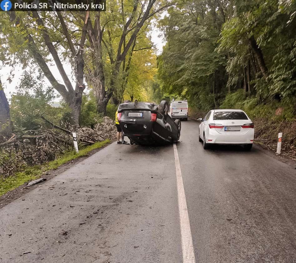 Šialená nehoda pri Podhoranoch: Polícia vyzýva vodičov, aby jazdili opatrne!