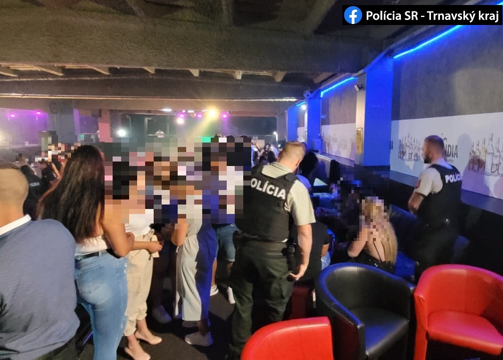 "Akcia mládež": Policajtov v klube na začiatku prázdnin nečakali
