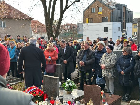 Spomienkové stretnutie pri hrobe gen. Milana Lučanského (foto)