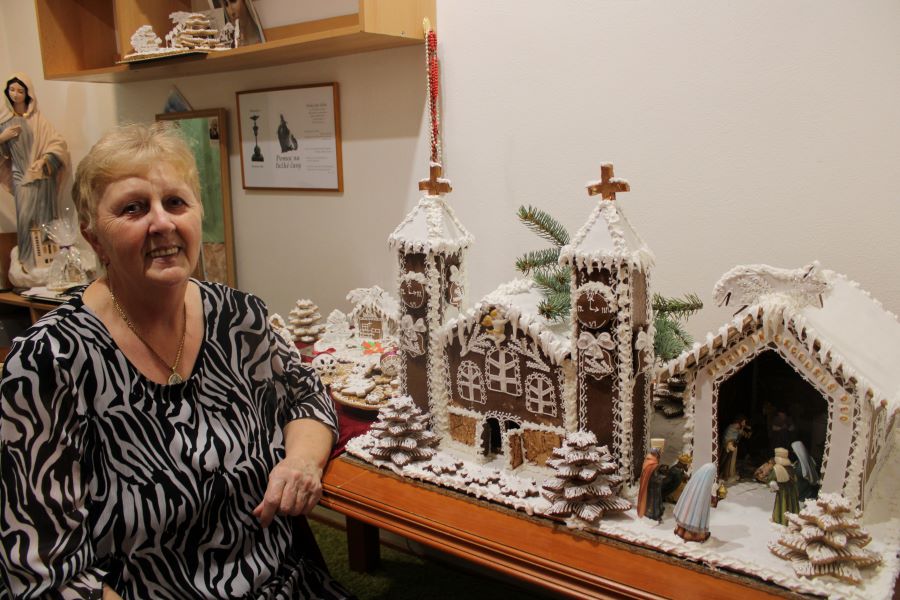 Eva HAJDAMÁROVÁ premenila vlastný smútok na sladkú vianočnú nádheru. Zimný kostol z Medžugoria stojí za to vidieť
