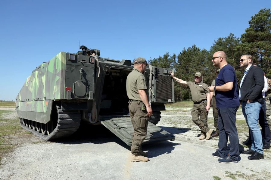 Akciová spoločnosť ZTS – ŠPECIÁL plánuje investovať DO VÝROBY pásových BOJOVÝCH obrnených vozidiel CV90