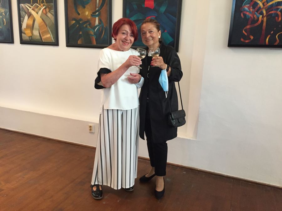 V rozhovore OBIDVE: V Nitre vystavujú výtvarníčky Elena Nittnausová a Miloslava Salanciová