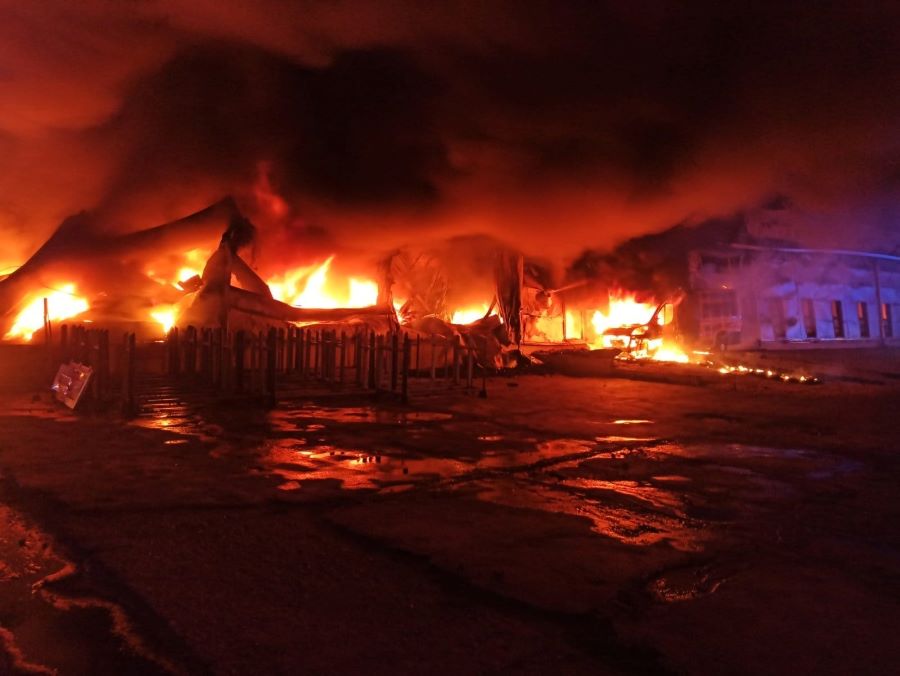 Nočný požiar skladovej haly v Nových Zámkoch spôsobil škody za 1 milión eur