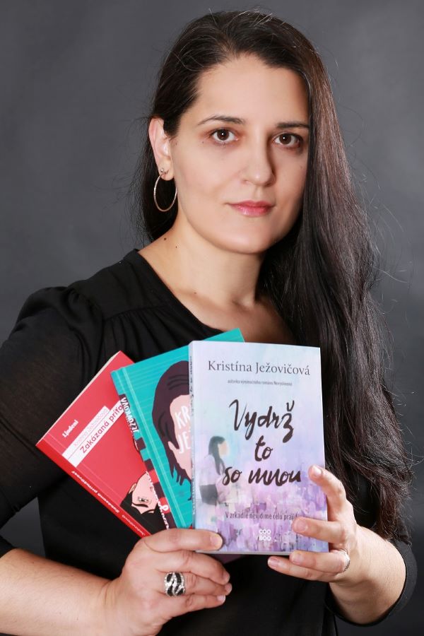Kristína Ježovičová: Čítanie je ako zákonom schválené nazeranie do cudzích okien