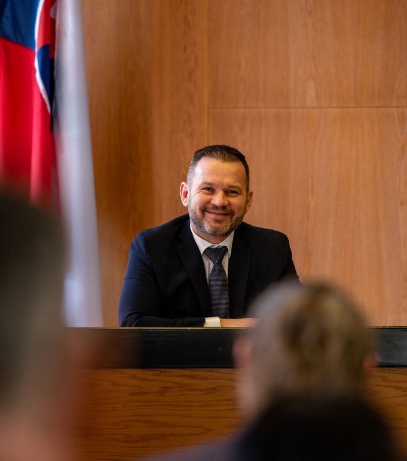 Župan Branislav BECÍK: Zamestnanec úradu musí pracovať v PROSPECH občanov a nie vo svoj vlastný